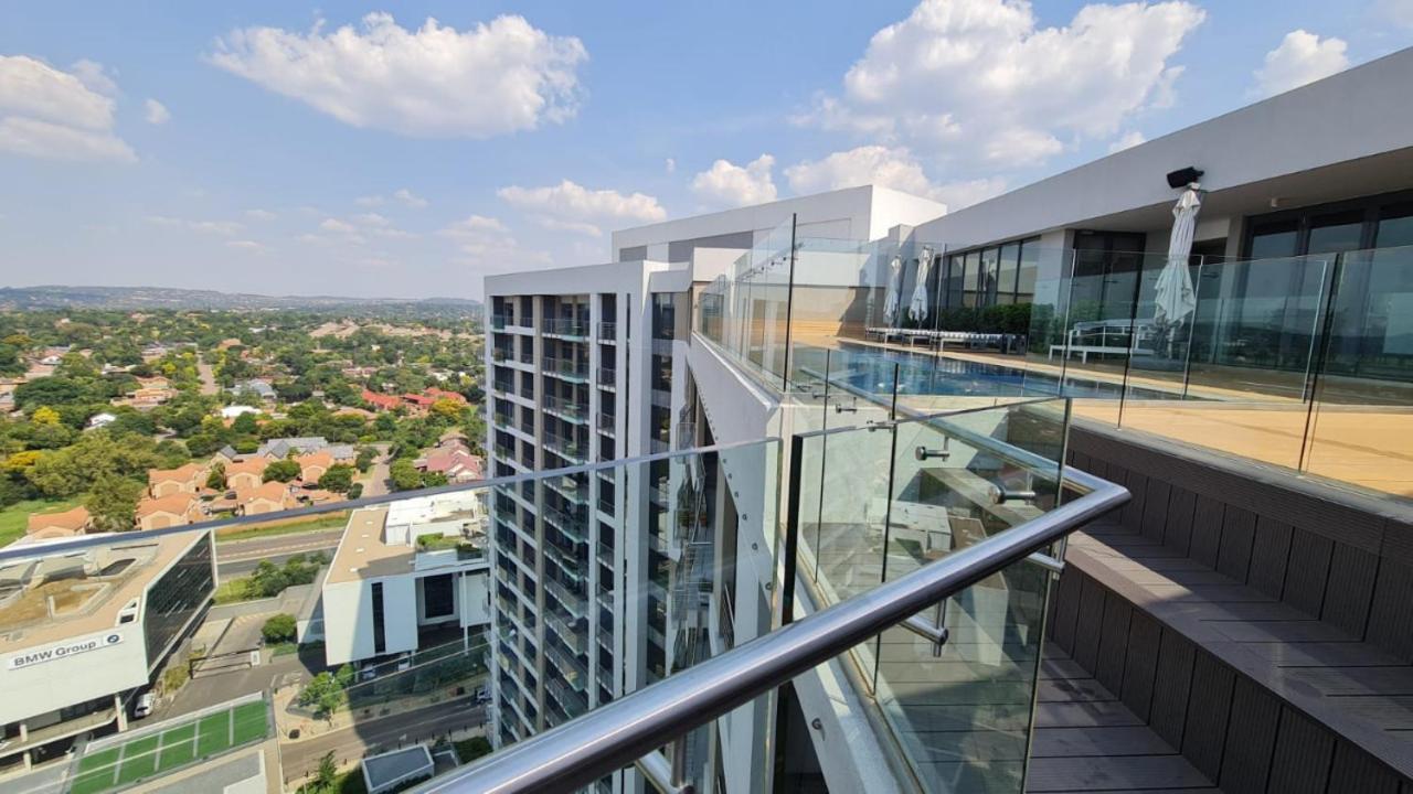 Ferienwohnung 519 Menlyn Maine Trilogy Pretoria-Noord Exterior foto